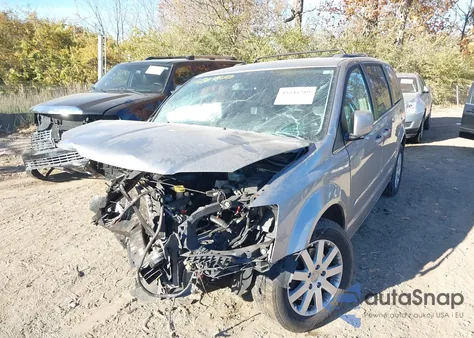 2014 Chrysler Town & Country Touring z USA, uszkodzony, nr VIN 2C4RC1BG4ER375997